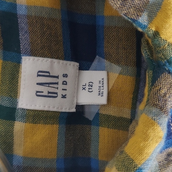 Gap Boy's XL button down roll tab Long Sleeve - Picture 2 of 4